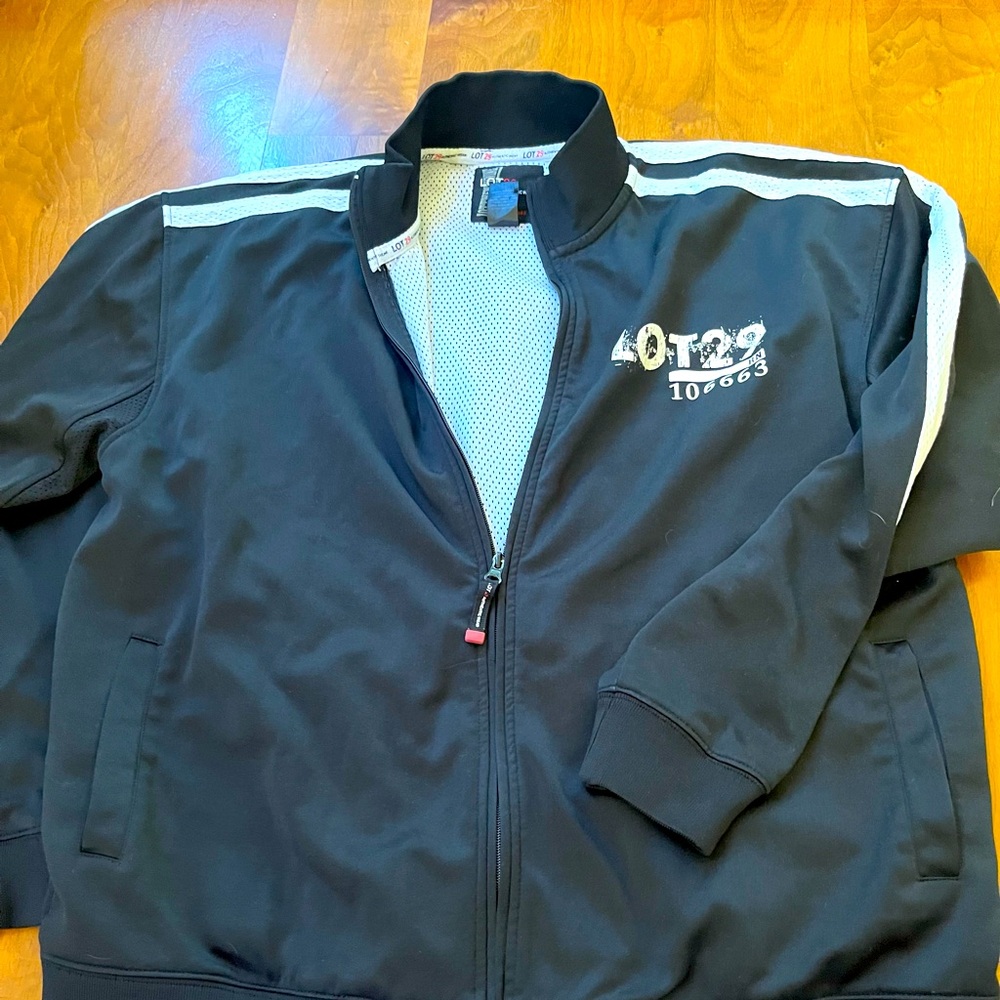 LOT 29 XL MARVIN THE MARTIAN FULL ZIP